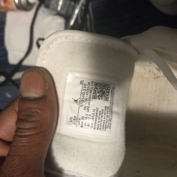 Low top wht leather jordan 1's 6 1/2 - Picture 3 of 3